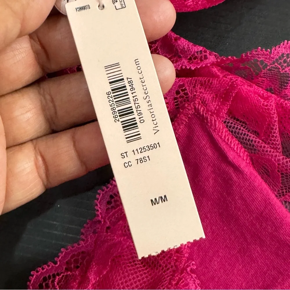 NWT Victoria's Secret Panty M Thong